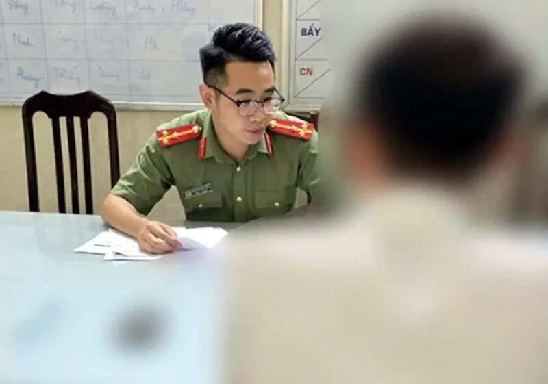 Bạn cần báo ngay cho cơ quan công an