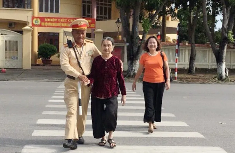Bảo Vệ Người Đi Bộ và Người Sử Dụng Phương Tiện Yếu Thế